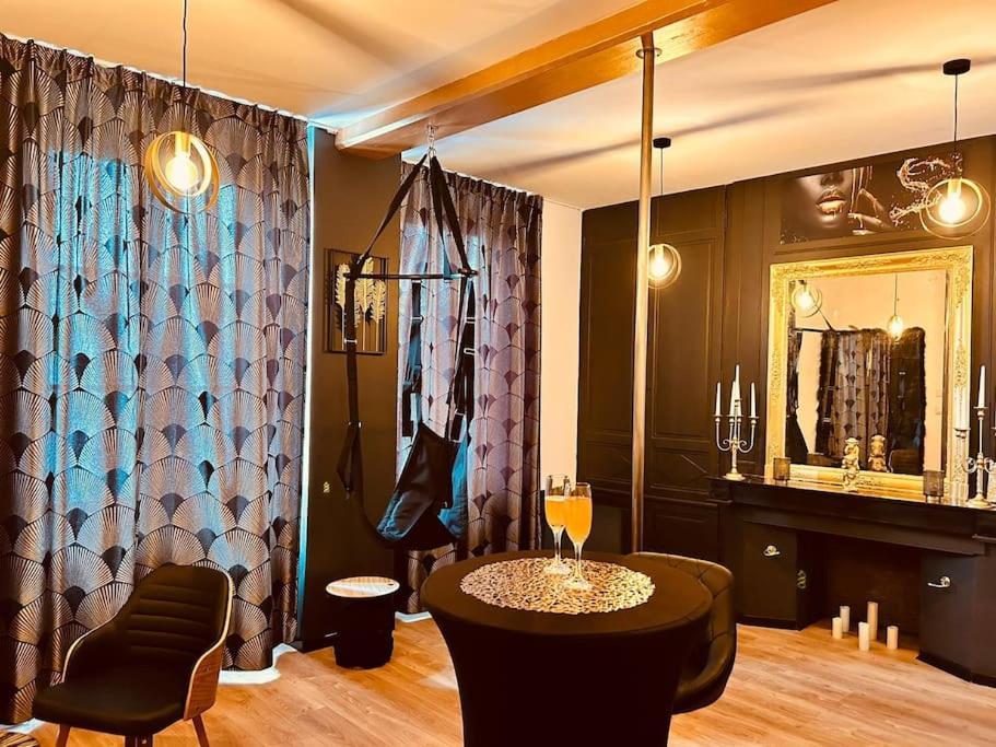 Love Room « L'Etreinte Doree » Illiers-Combray Ngoại thất bức ảnh